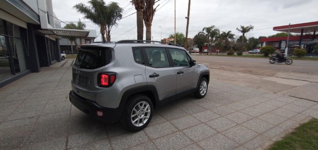  JEEP RENEGADE SPORT AT